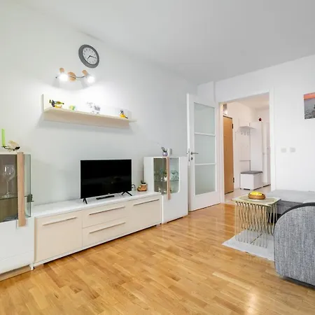 City Center Apartment *
